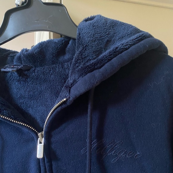 Tommy Hilfiger sweater - Picture 3 of 3